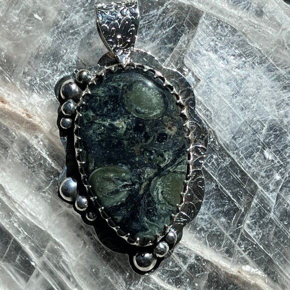 Kambaba Jasper Rhyolite and Stone Crystal Jewelry Pendant - Picture 7 of 8